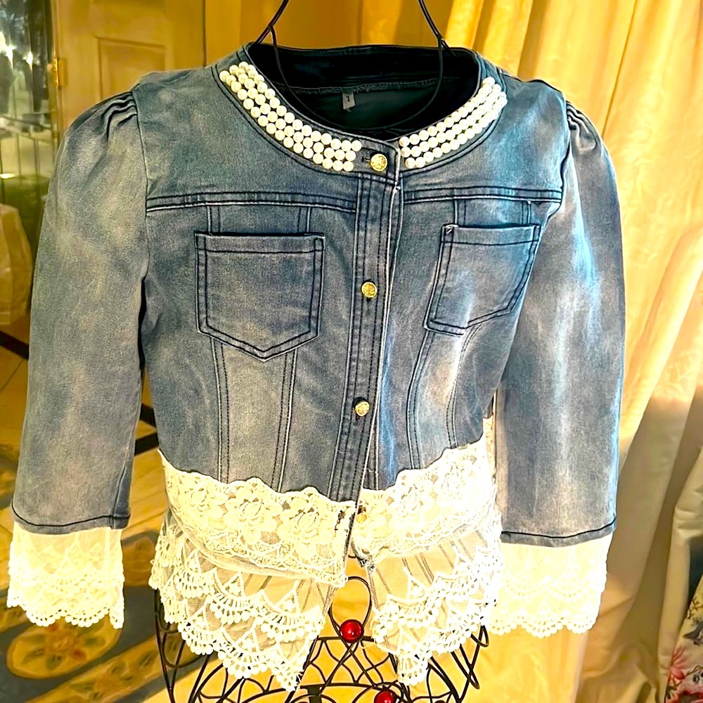 Jean Jacket. Pearls and Lace